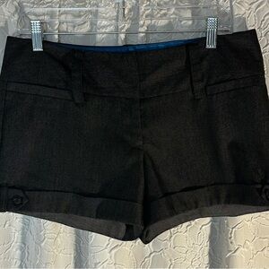STUDIO Y-Black Women's Shorts Size 7/8